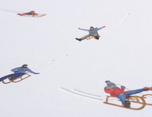 Winterkarte Spuren im Schnee - Rodelberg